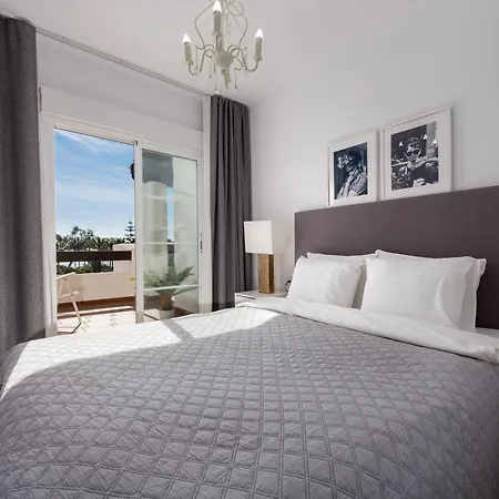 Beachfront 3b In Popular Adelfas - San Pedro Apartment *