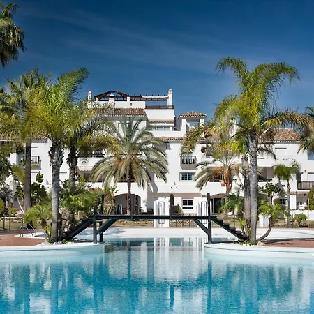 Beachfront 3b In Popular Adelfas - San Pedro Apartment